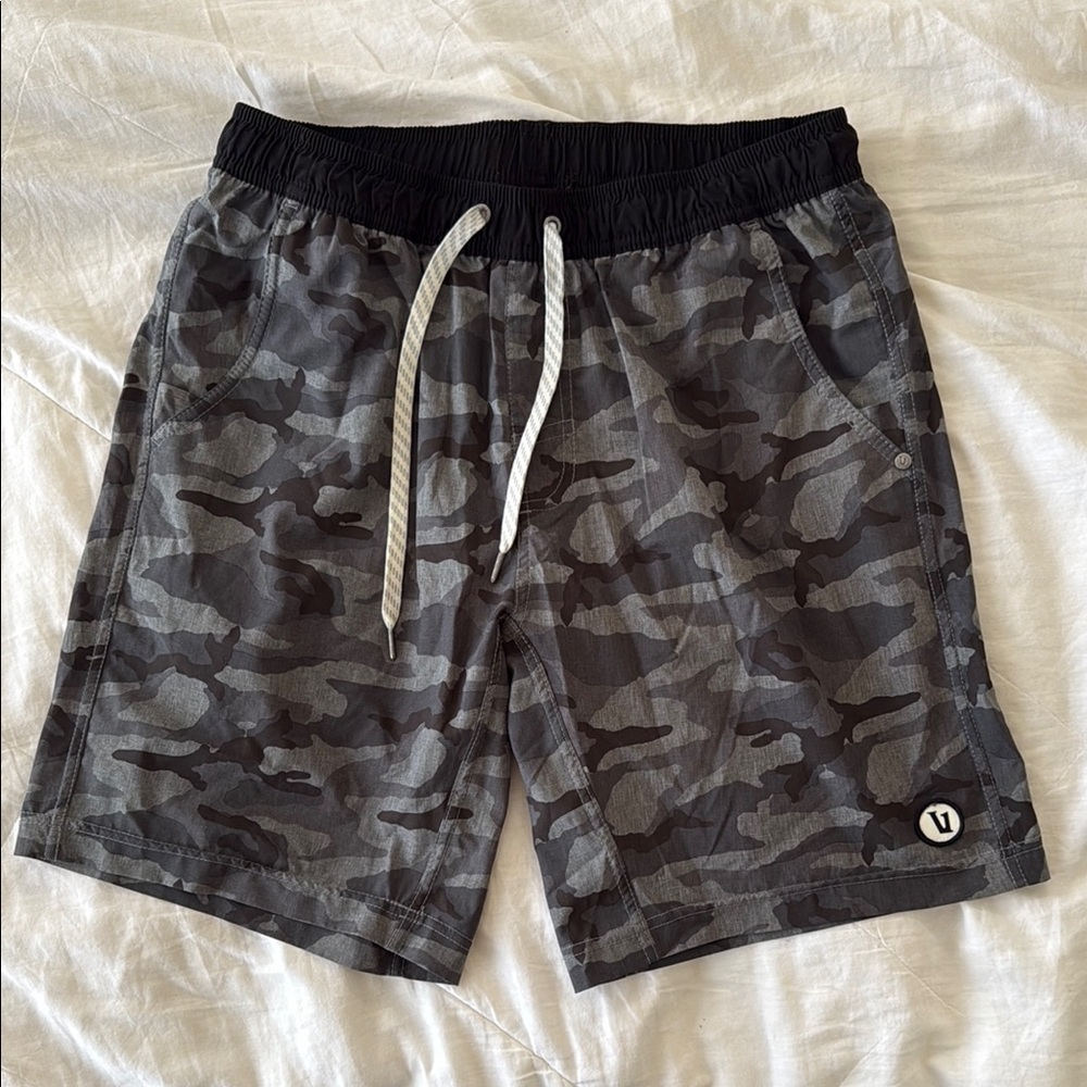 Vuori Men's Athletic Shorts - Black Camo